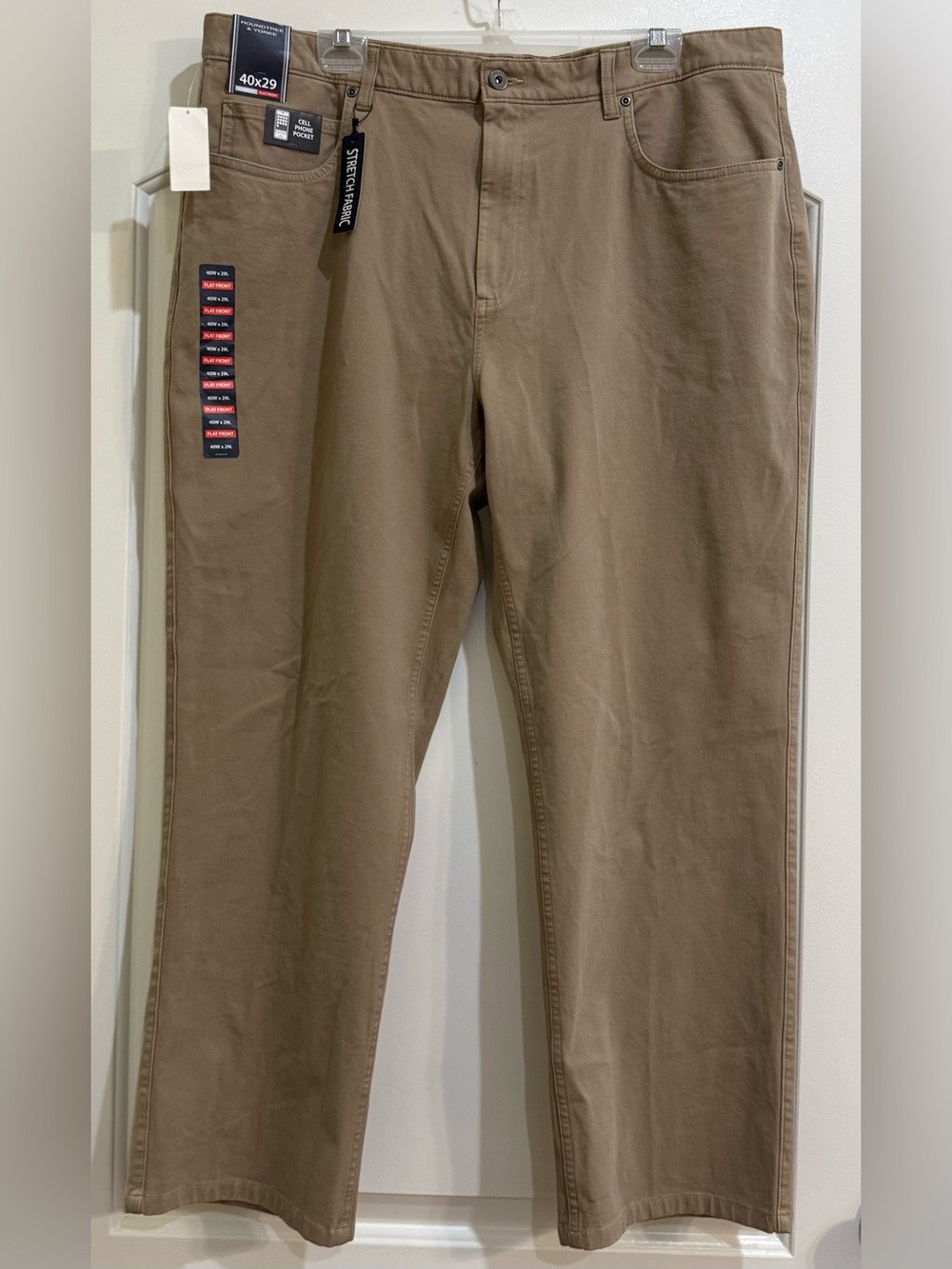 Roundtree & Yorke Khaki Men’s Pants Flat Front Stretch Size 40x29. NWT